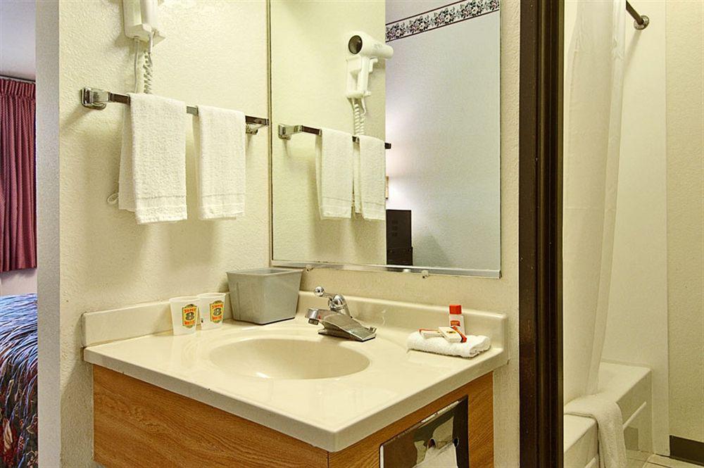 Hotel Clarion Pointe Shreveport Habitación foto